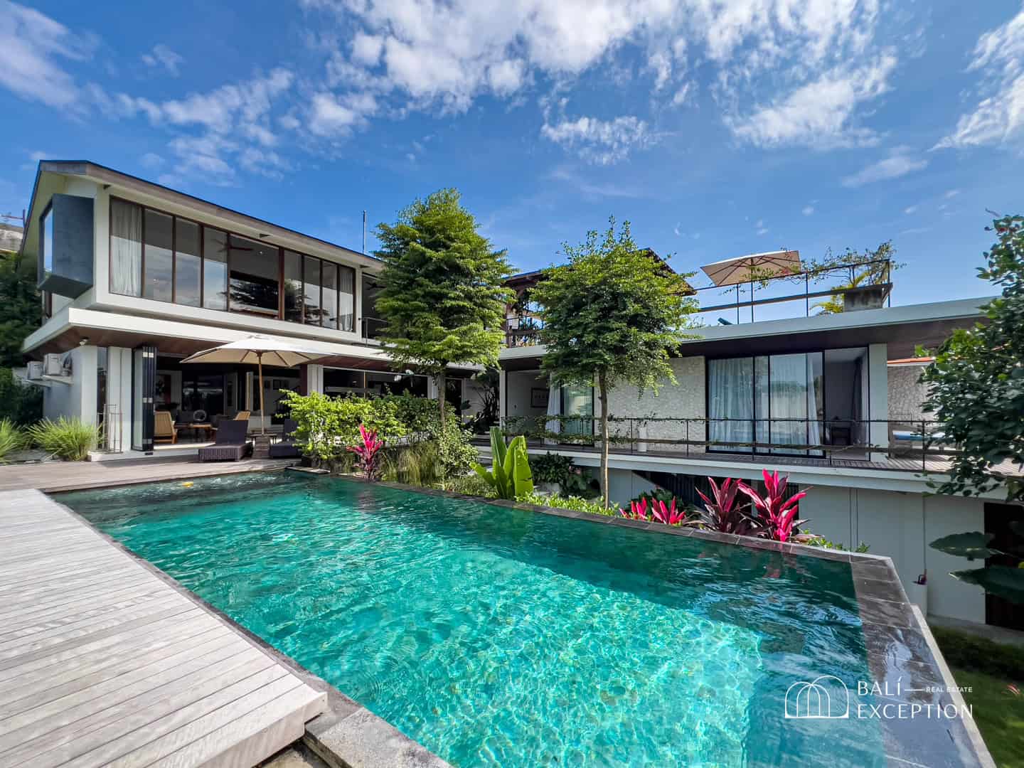 READY NOW 4 BEDROOM VILLA FOR SALE LEASEHOLD IN TUMBAK BAYUH BE-1872 